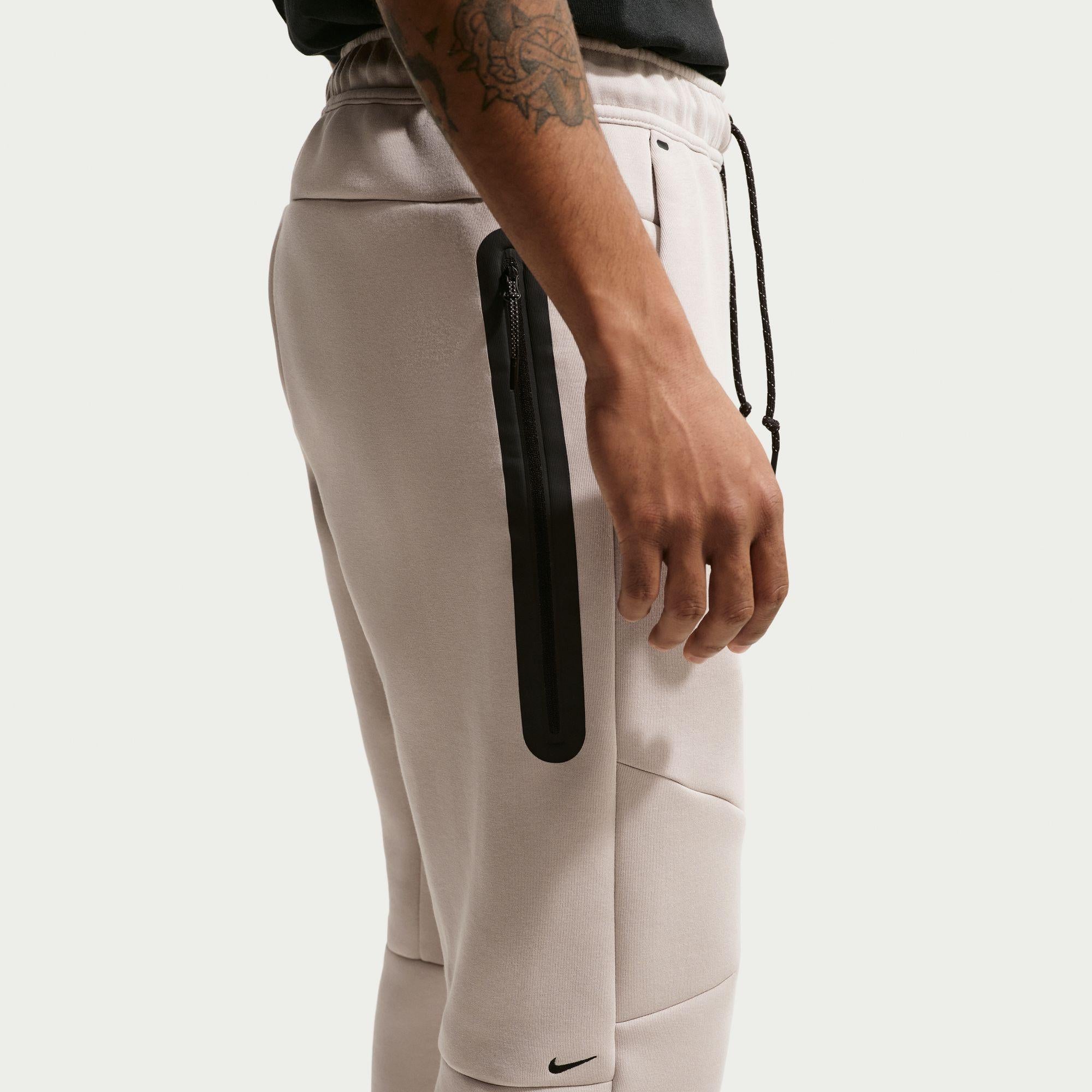 Nike Tech Fleece Joggers “Cream