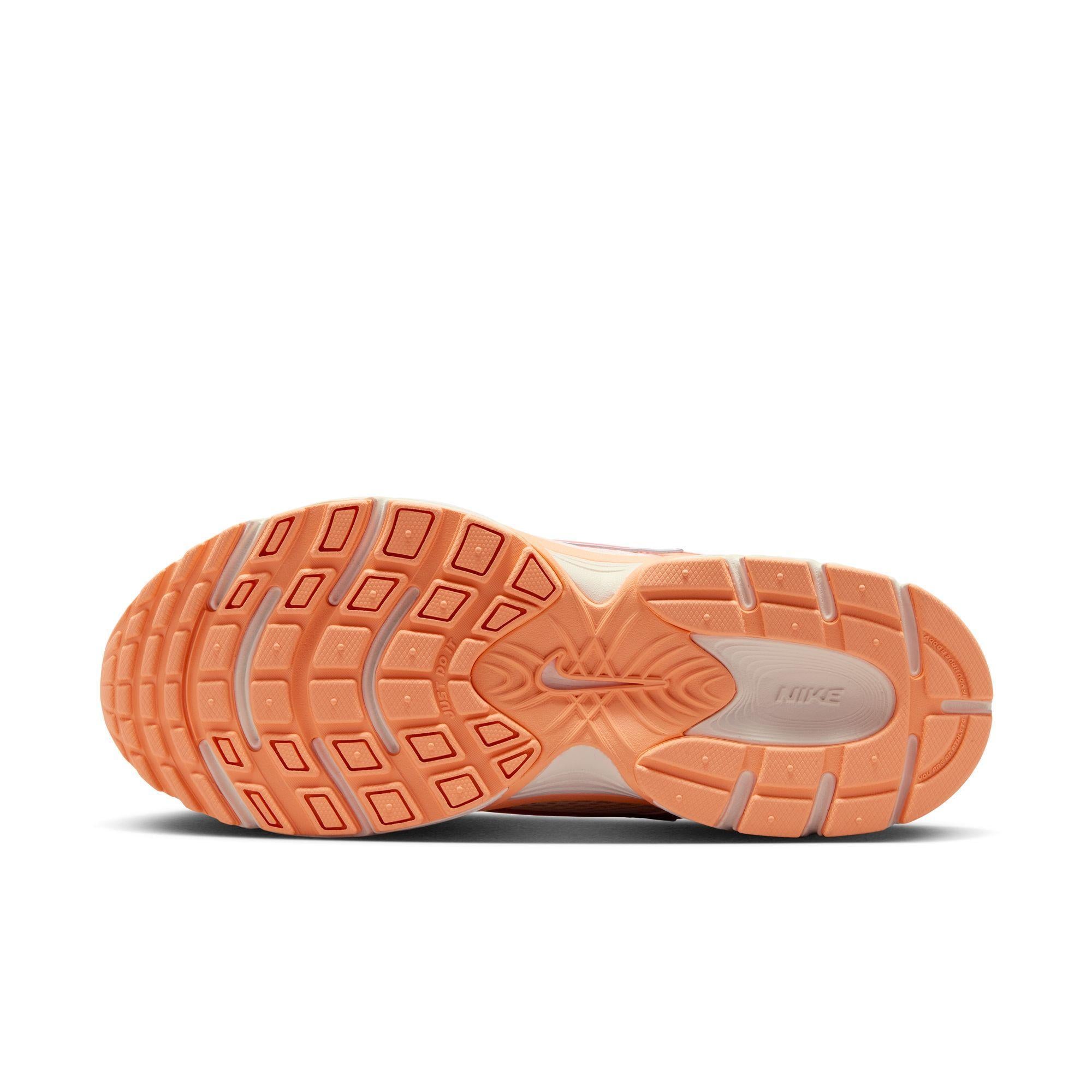 Nike Women V5 RNR “Hot Lava”