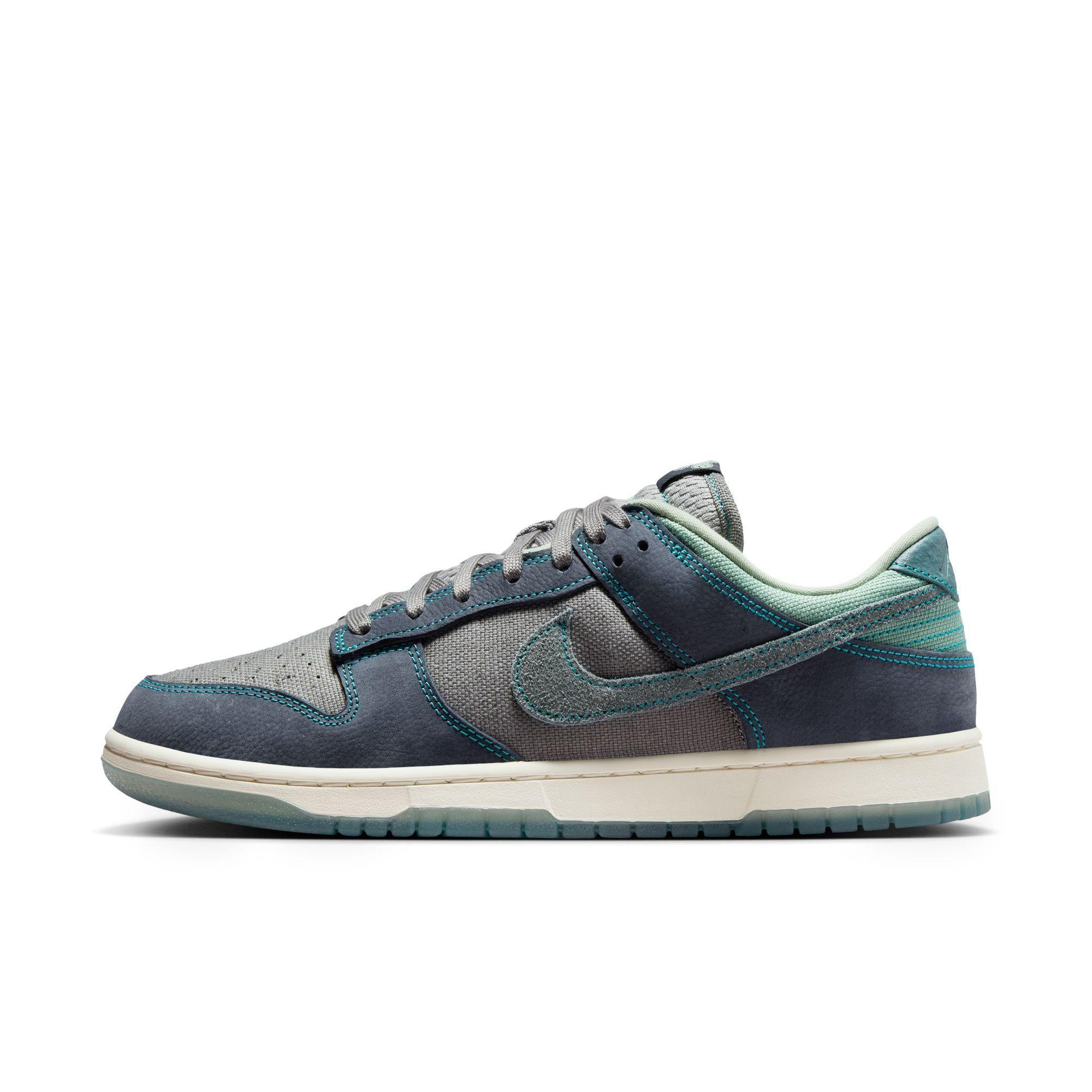 Nike Dunk Low Retro SE 