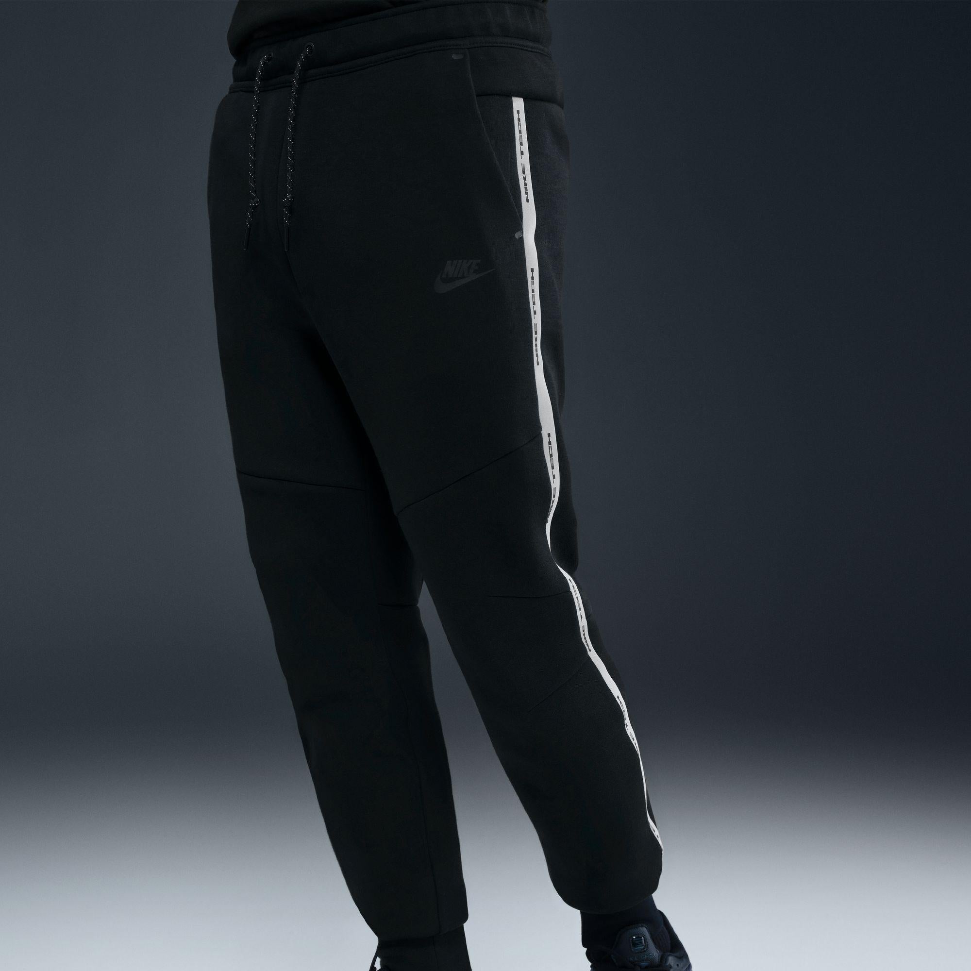 Nike Tech Black Sweatpant
