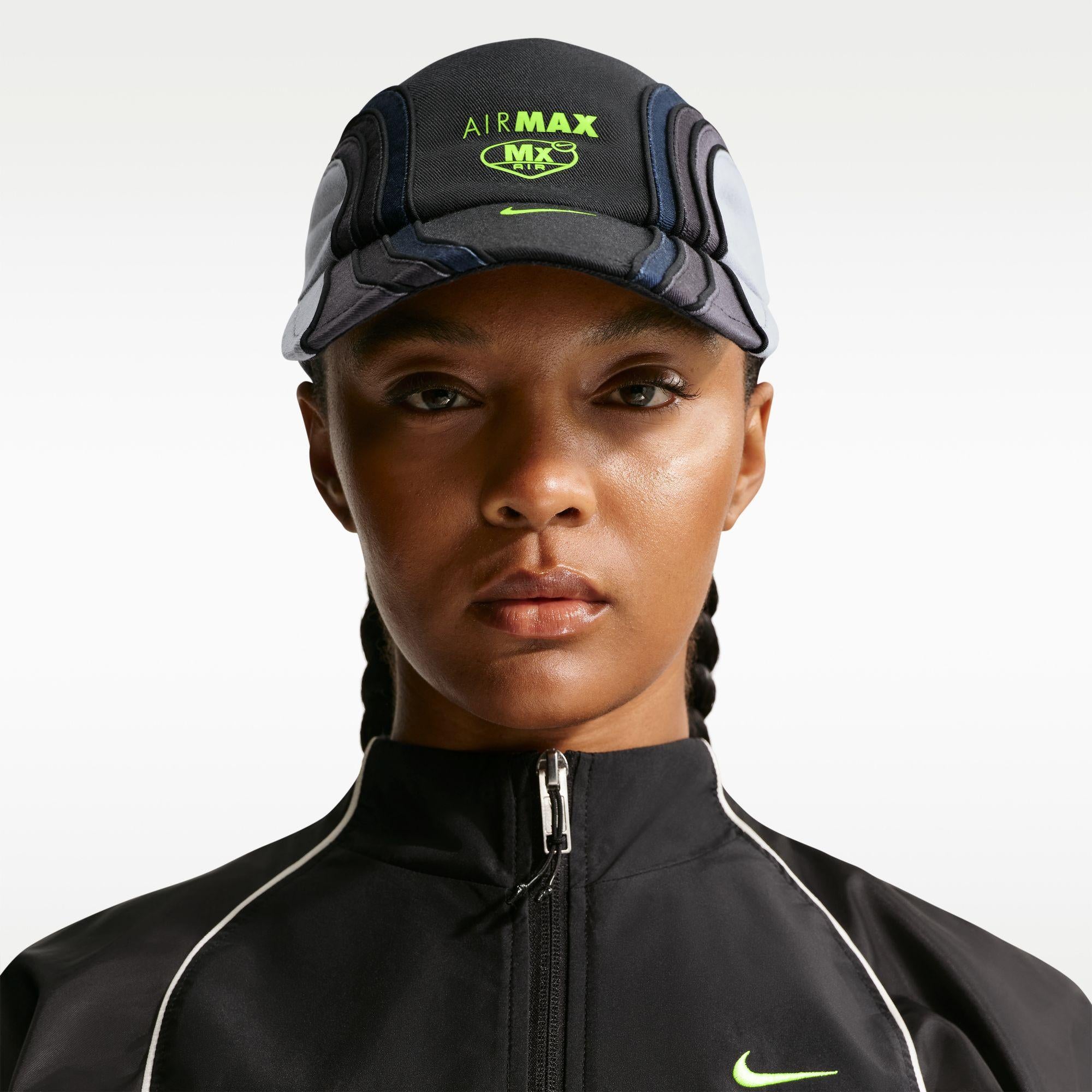 Nike Club Black Snapback