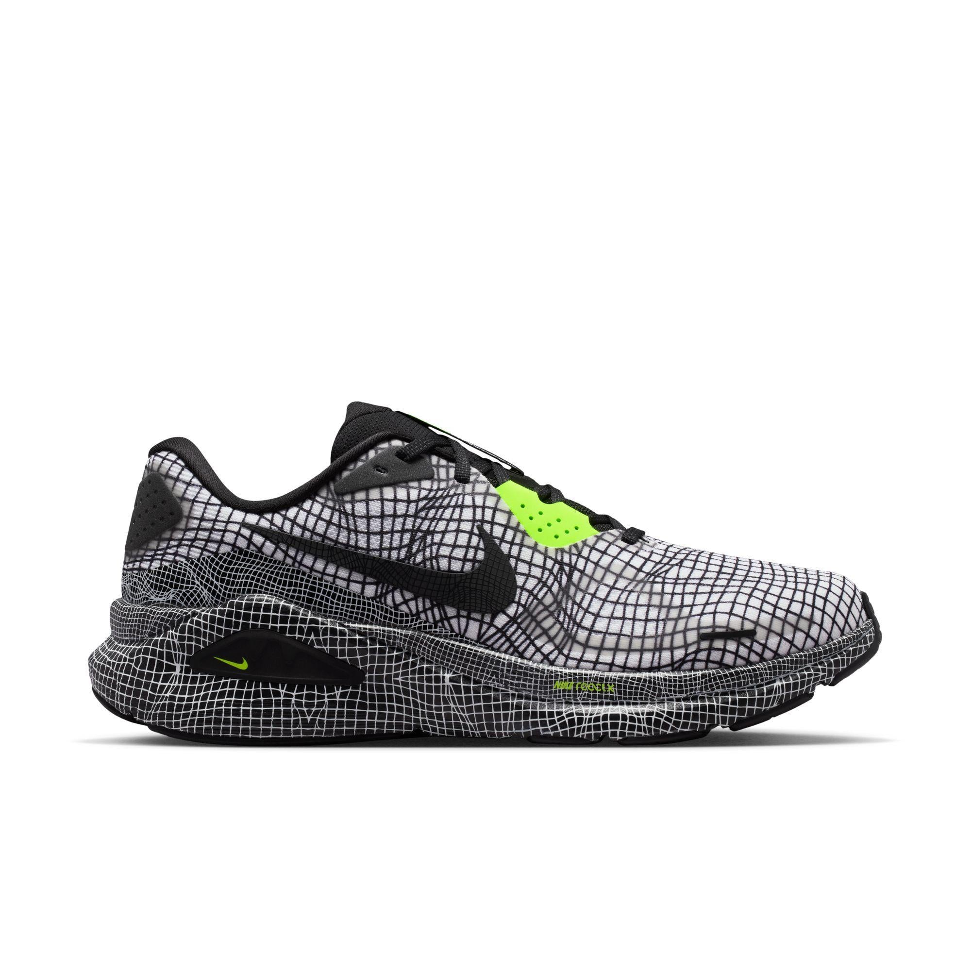 Nike Structure 26 