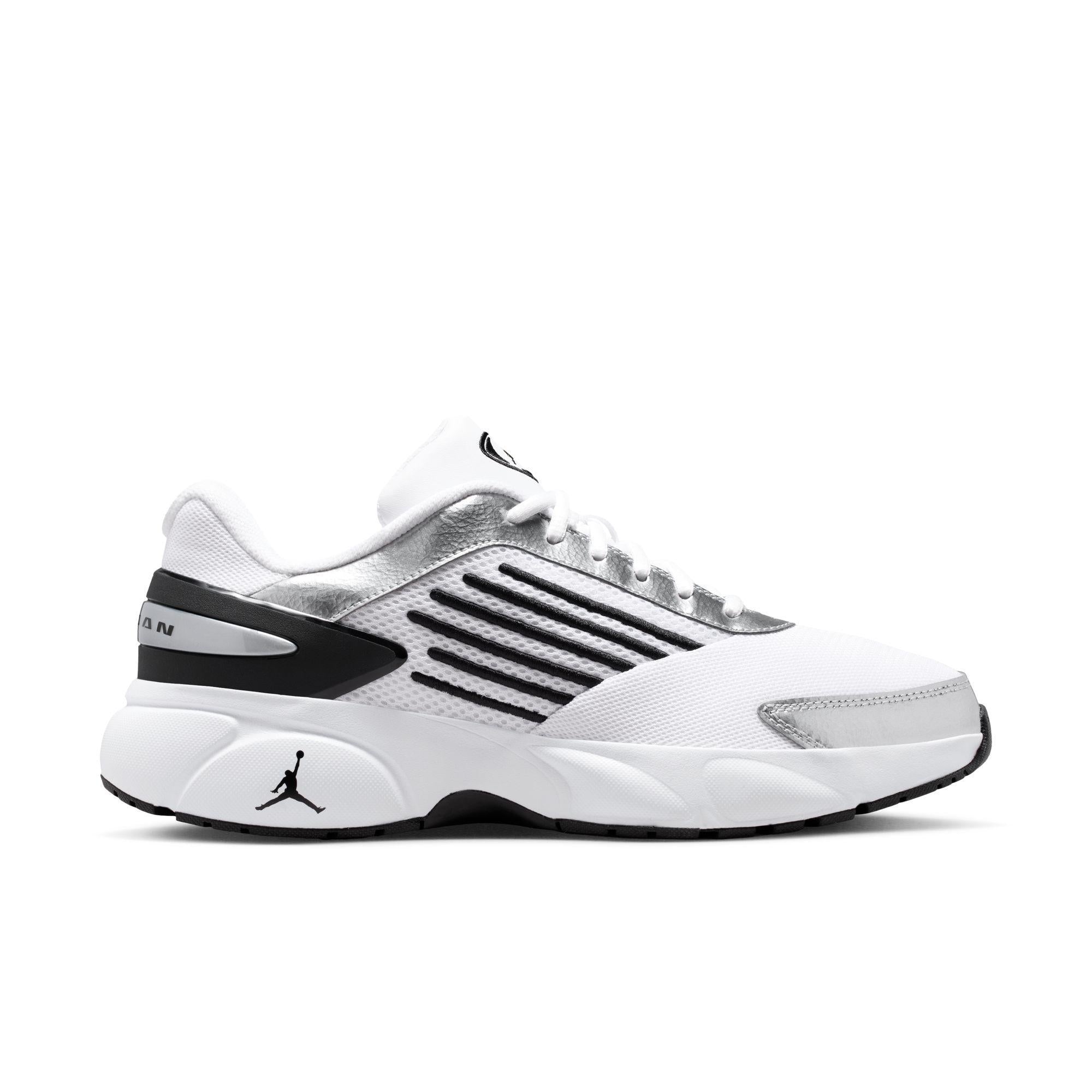 Jordan Trunner Flow “Metallic Silver”