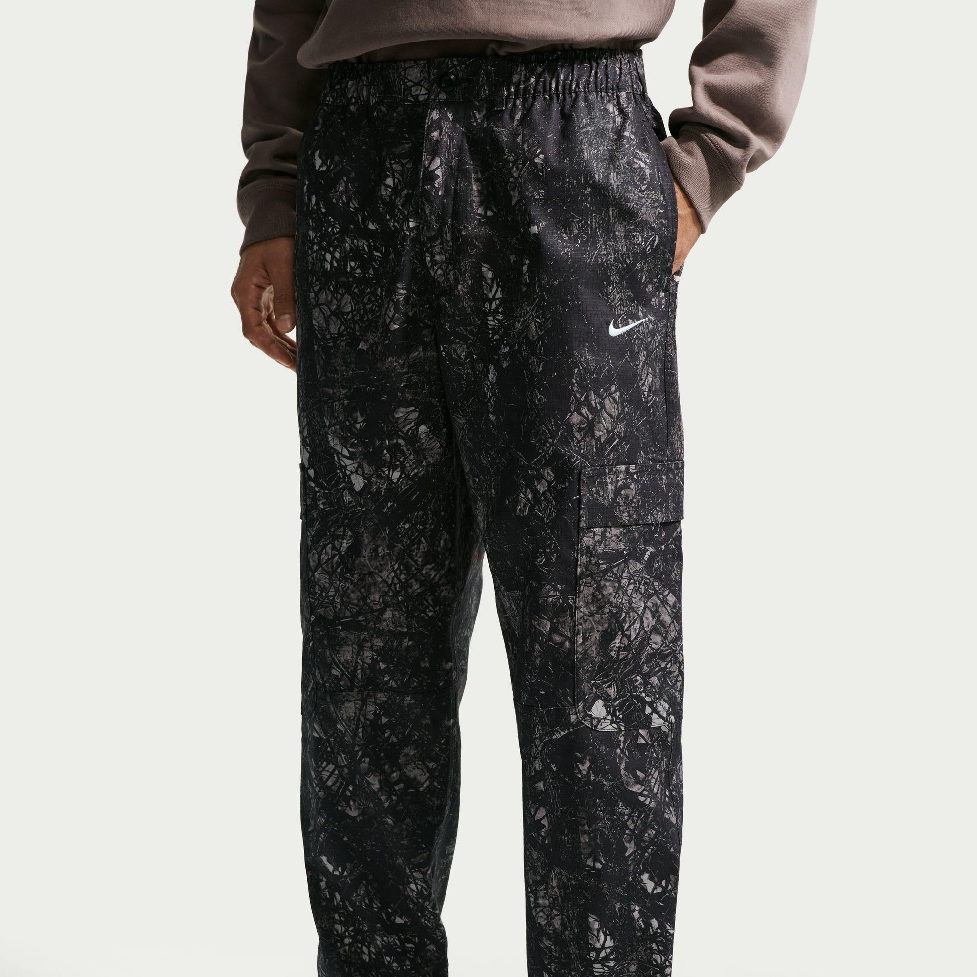 Nike Club Woven Cargo Pants “Black”