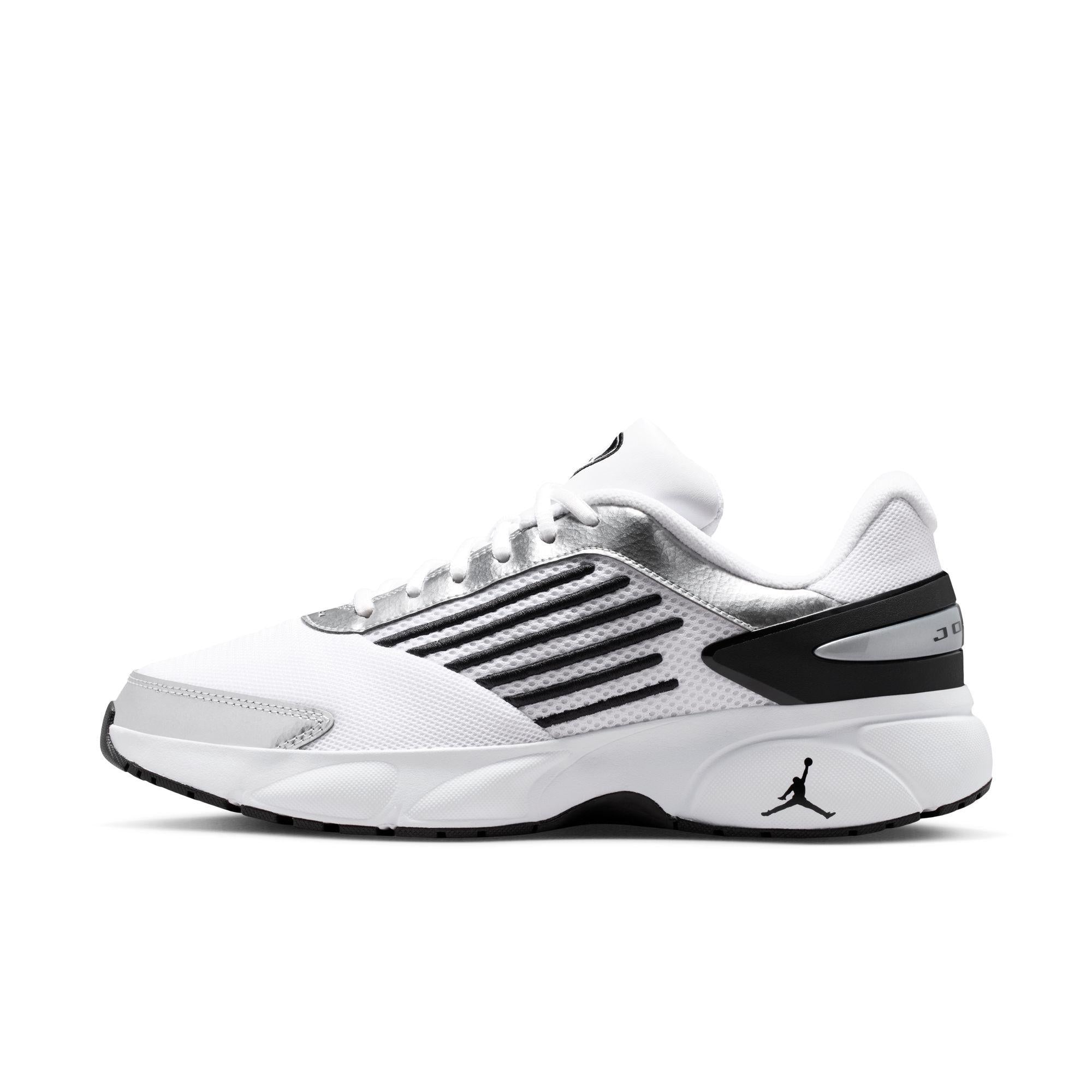 Jordan Trunner Flow “Metallic Silver”