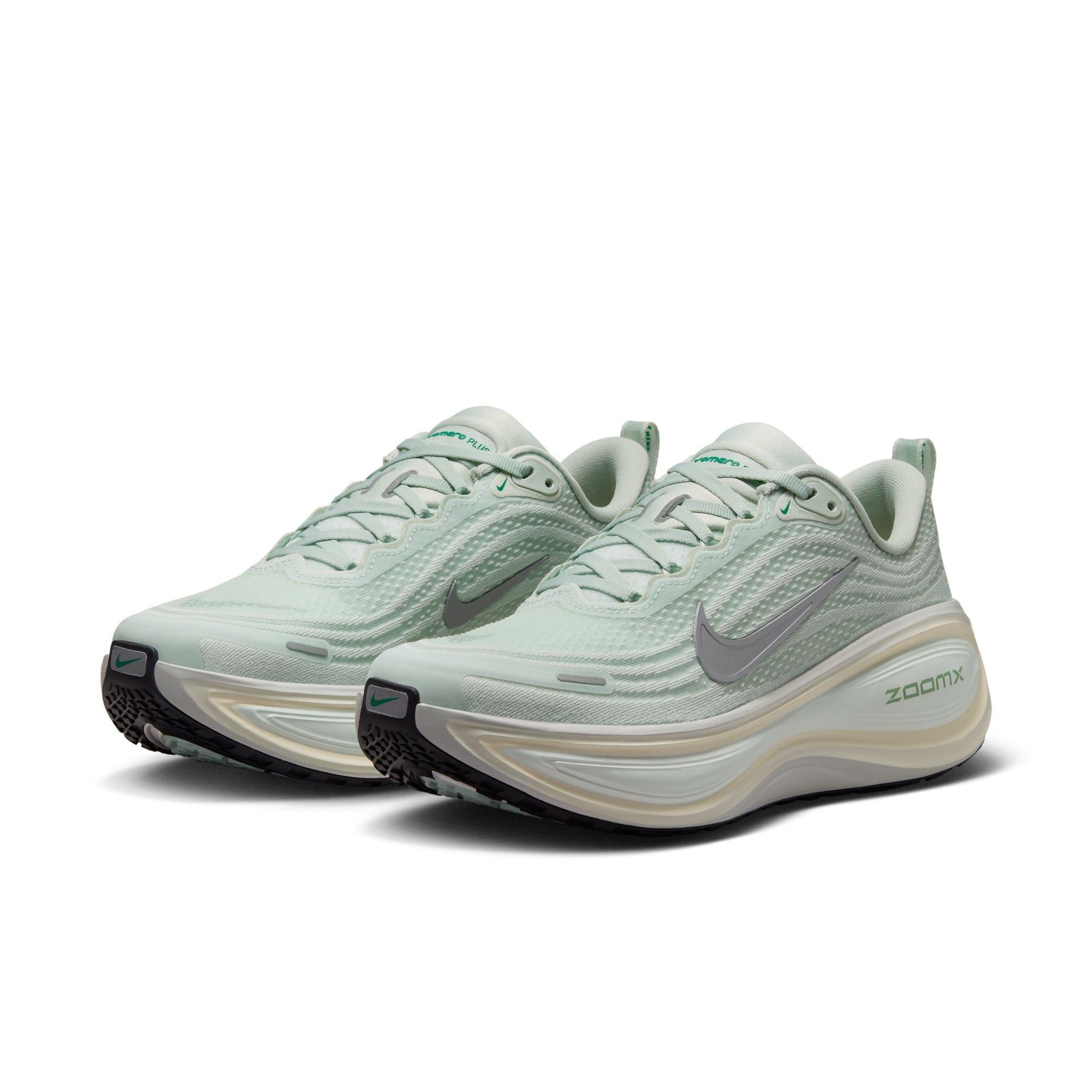 Nike Women Vomero Plus “Metallic Silver”