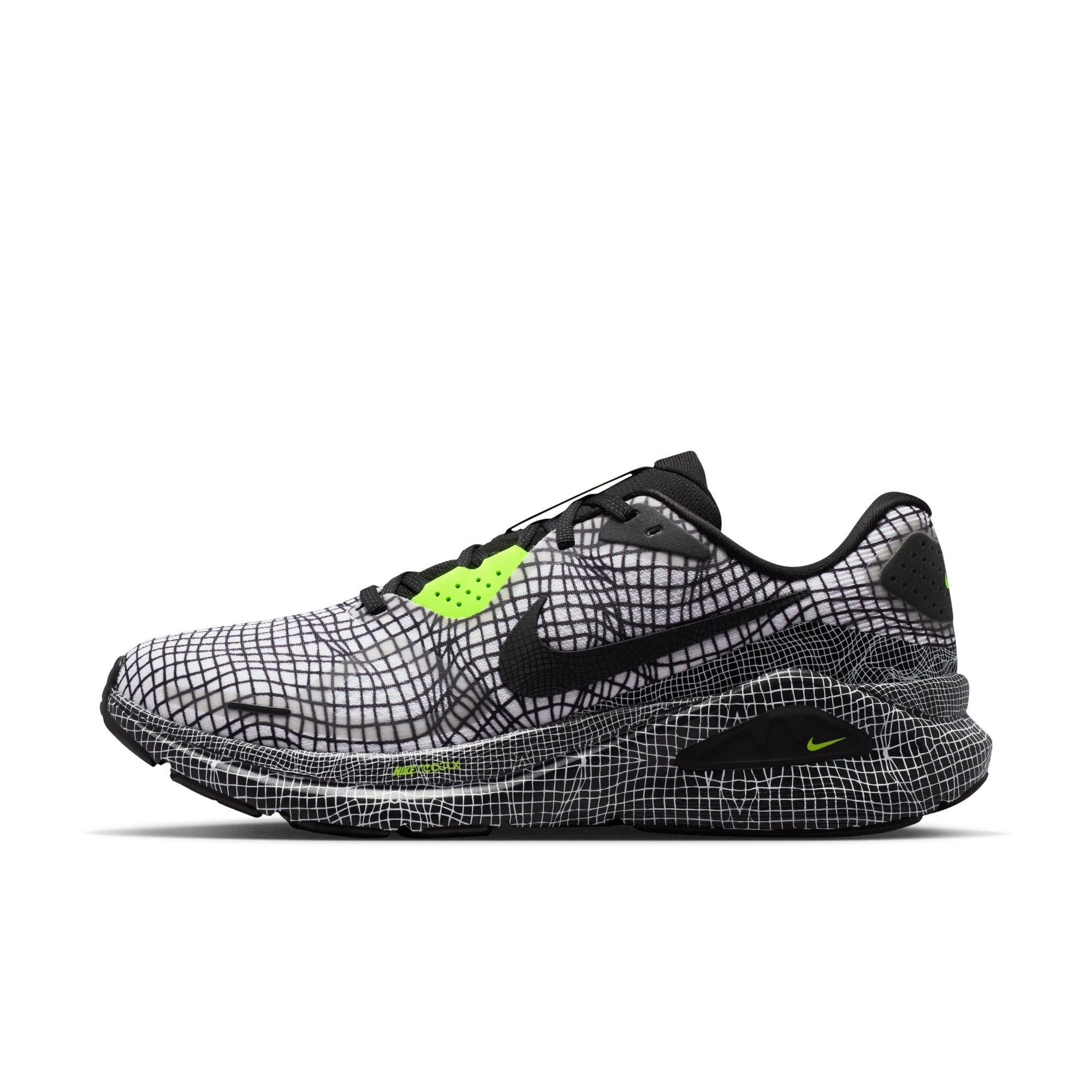 Nike Structure 26 