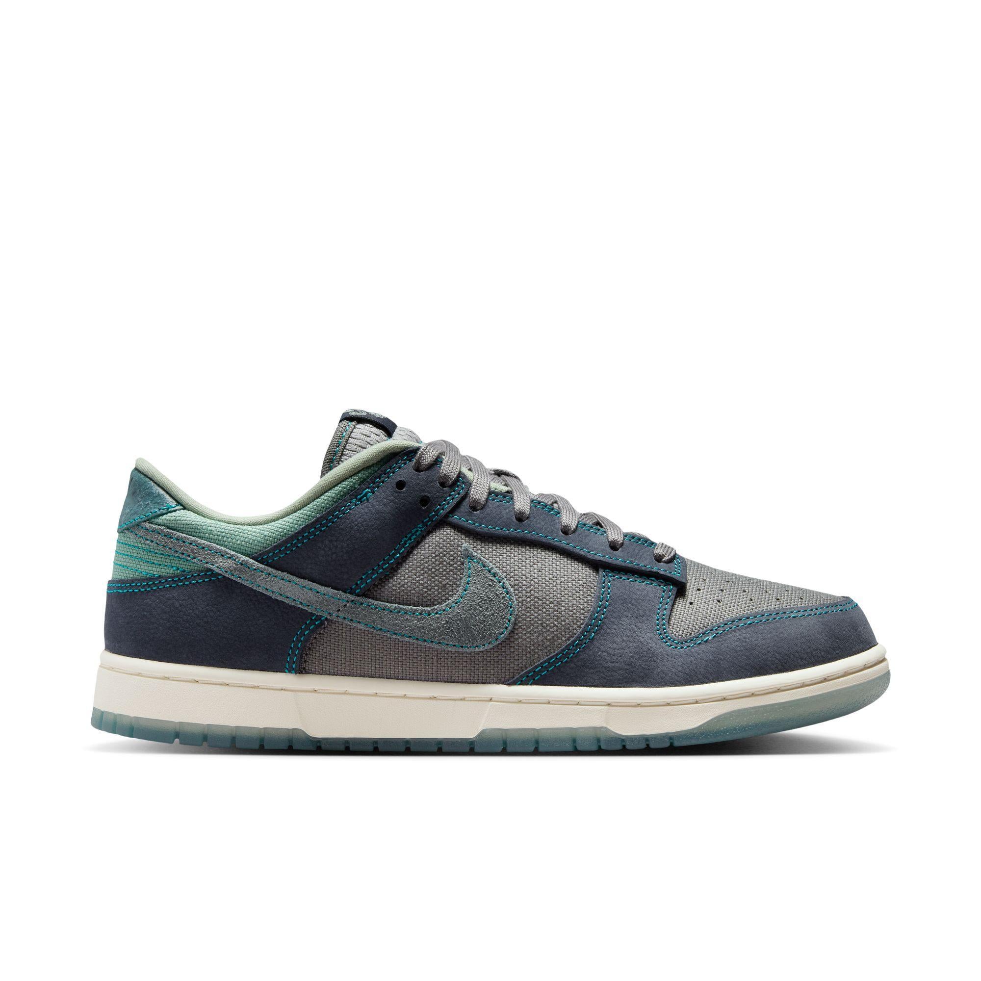 Nike Dunk Low Retro SE 