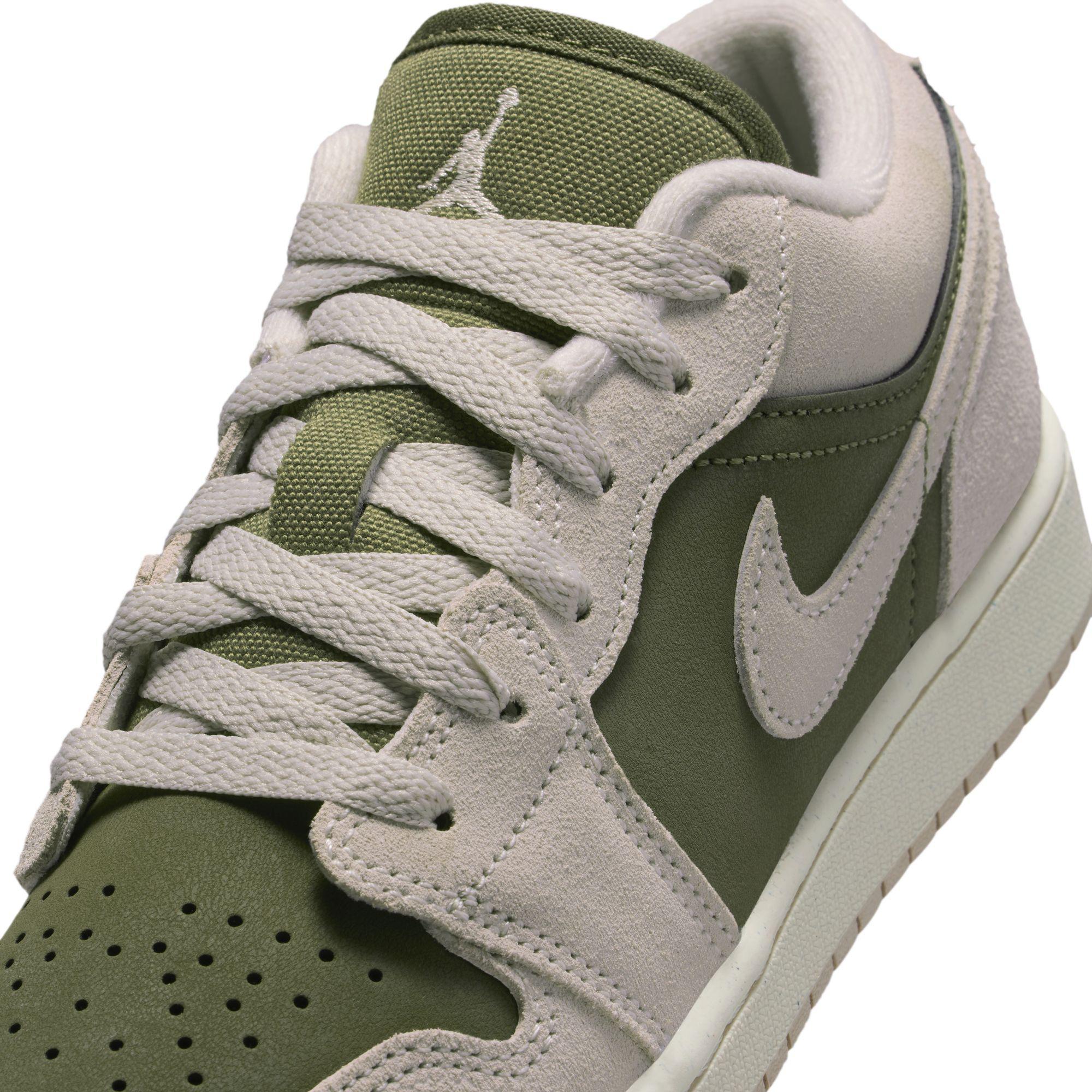 Air Jordan 1 Low SE Gradeschool