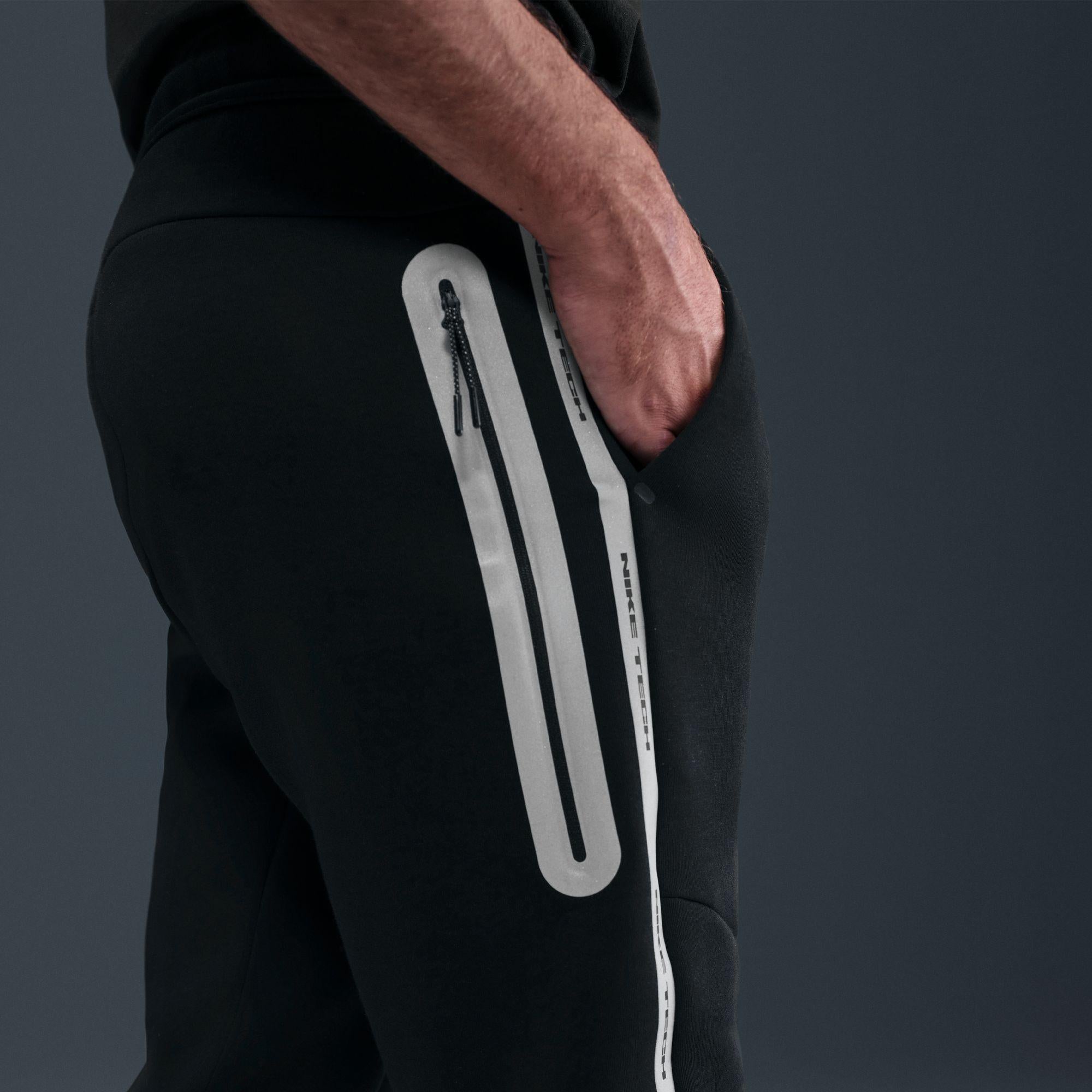 Nike Tech Black Sweatpant