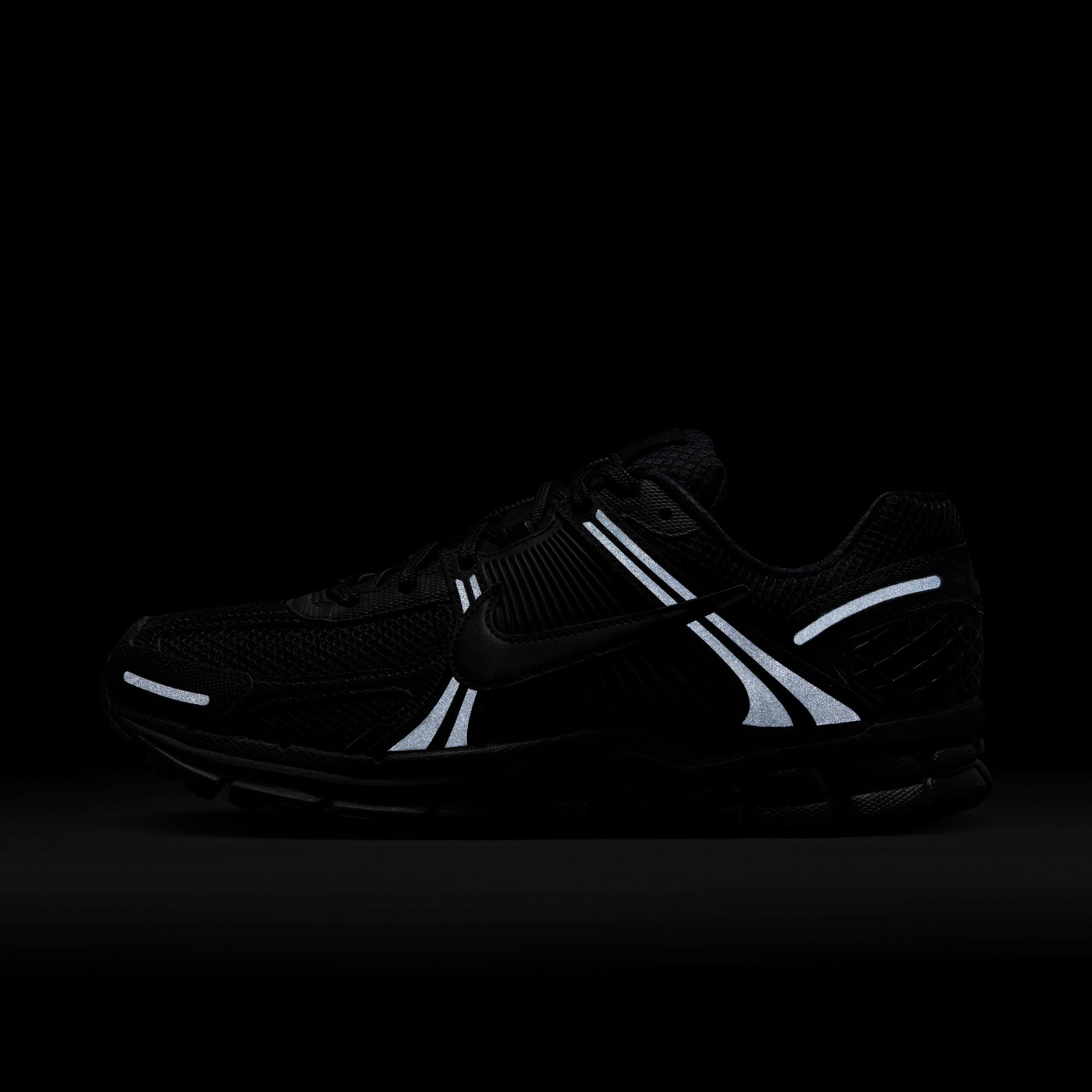 Nike Zoom Vomero 5 'Triple Black'