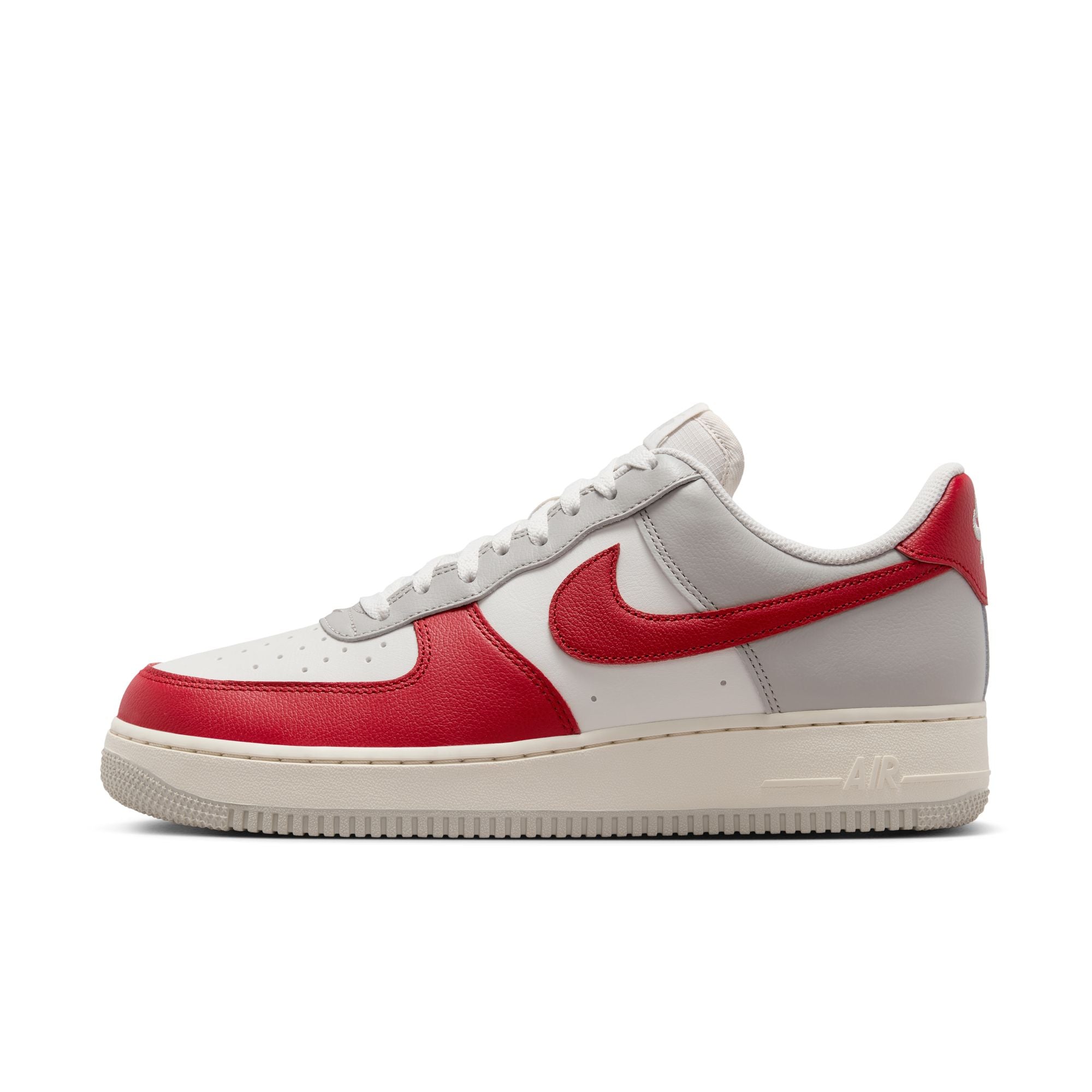 Nike Air Force 1 '07 LV8