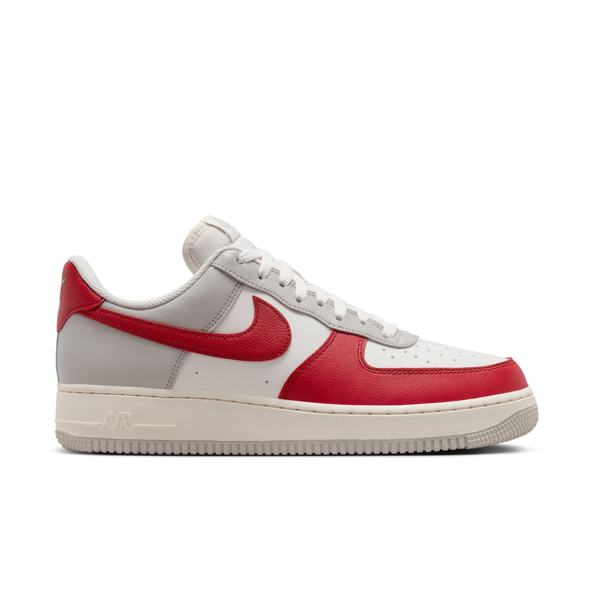 Nike Air Force 1 '07 LV8