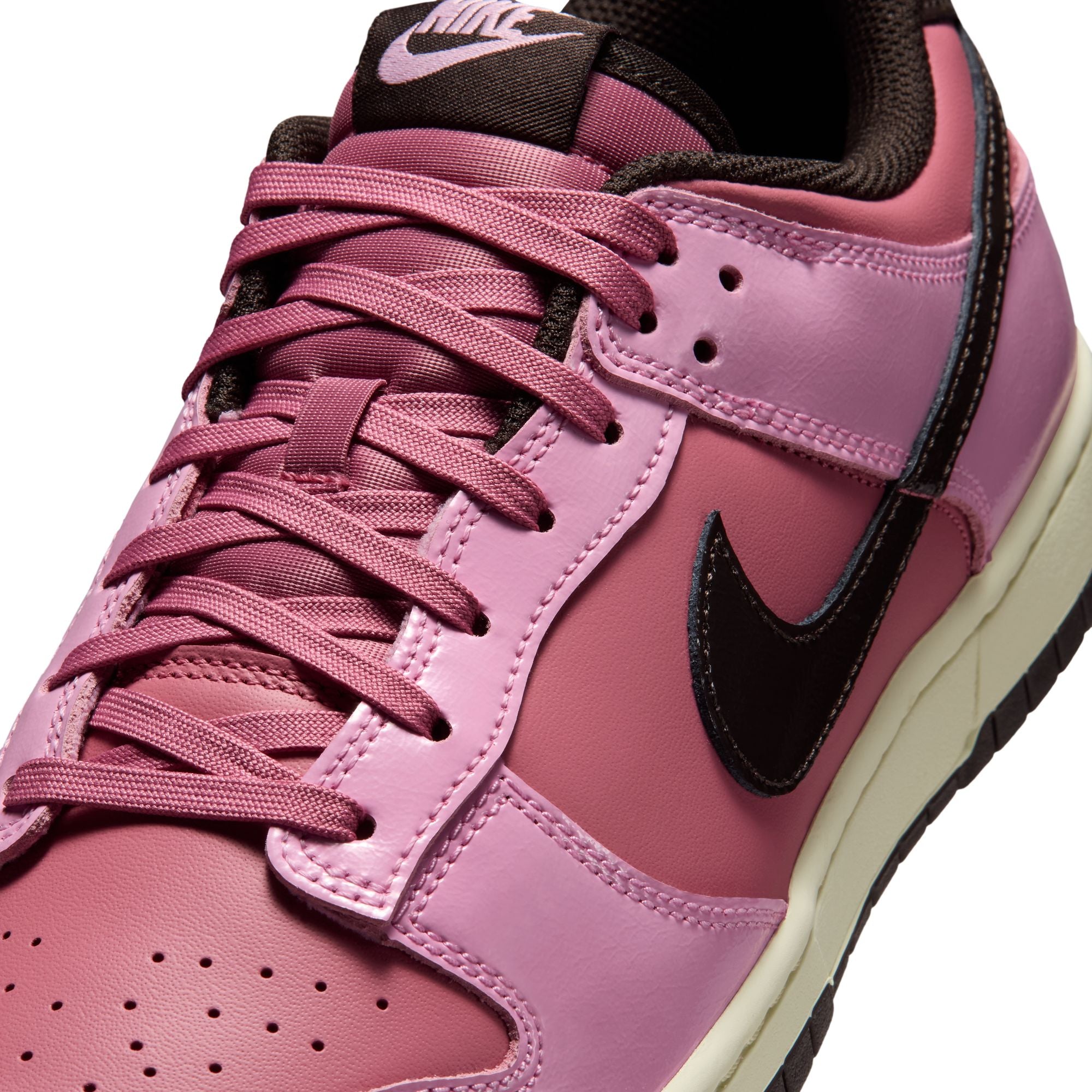 Nike Dunk Low Retro “Pink Donut”