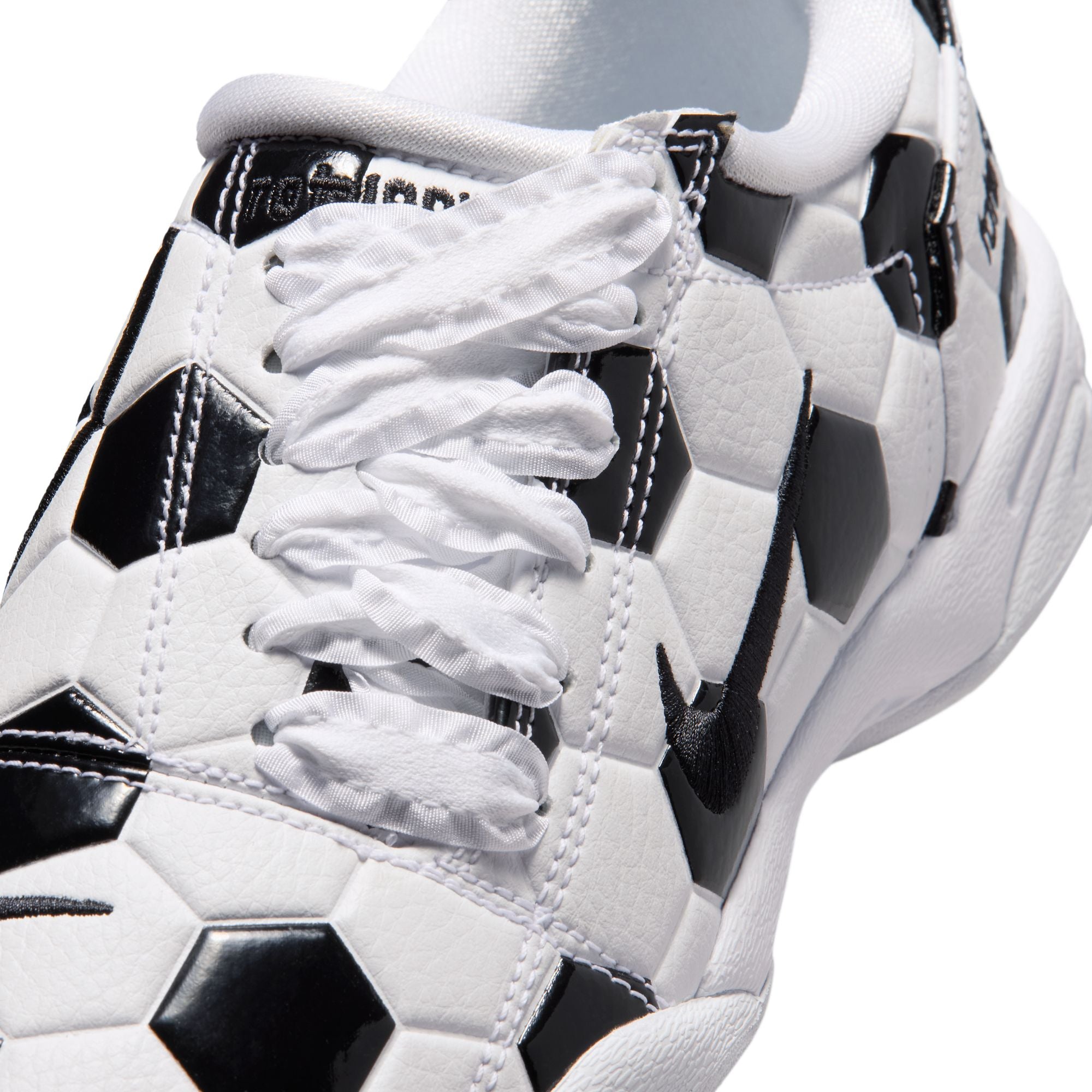 Nike Womens Total 90 “White Black”