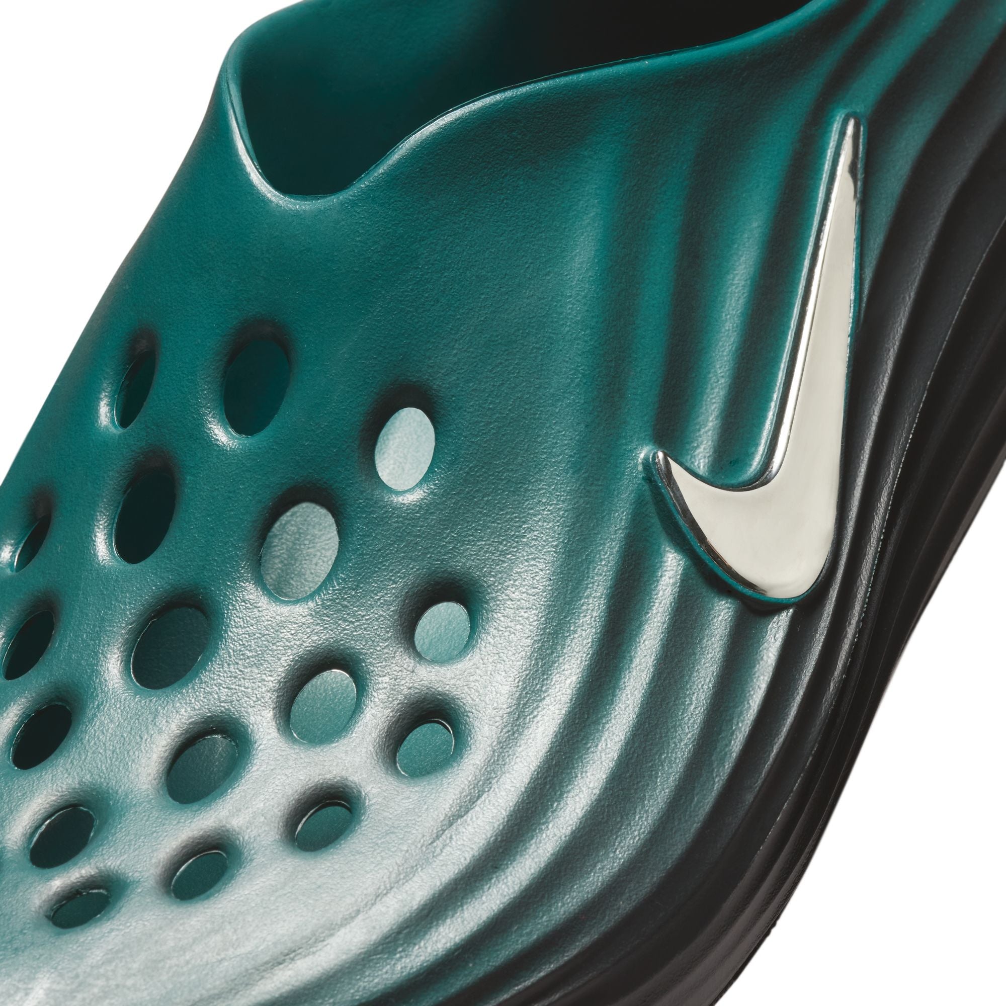 Nike ReactX Rejuven8 “Off Noir”