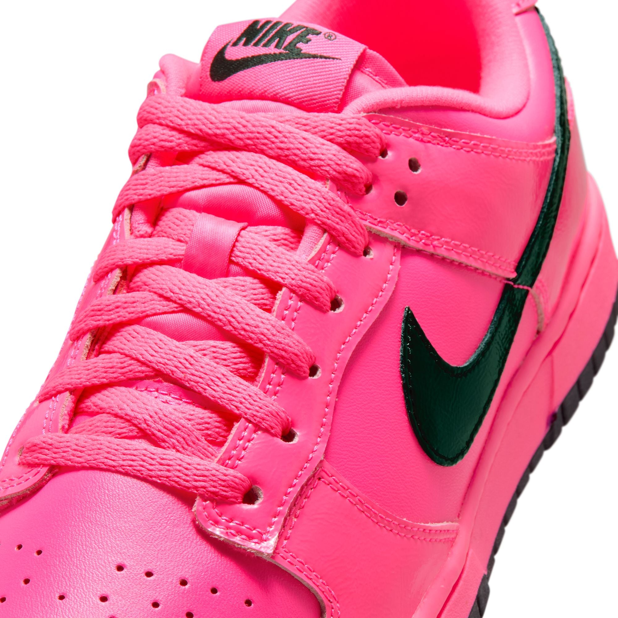 Women Nike Dunk Low “Pink Blast”