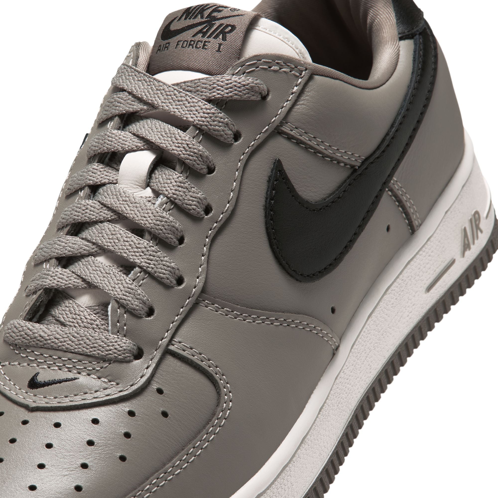 Nike Air Force 1 ’01 “Light Army”