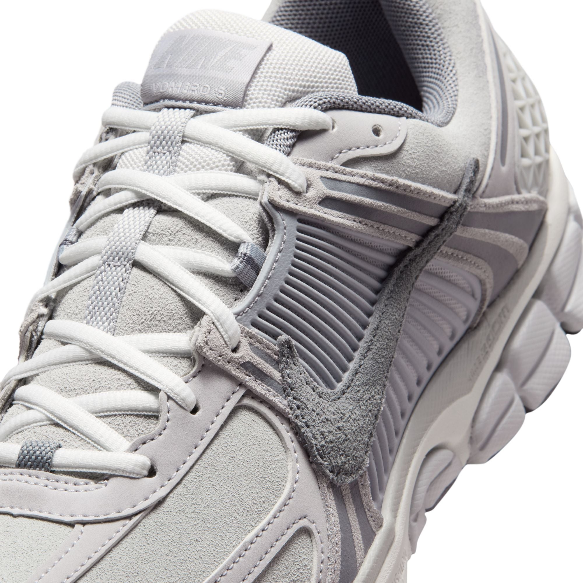 Nike Zoom Vomero 5 SE “Platium Cool Grey”