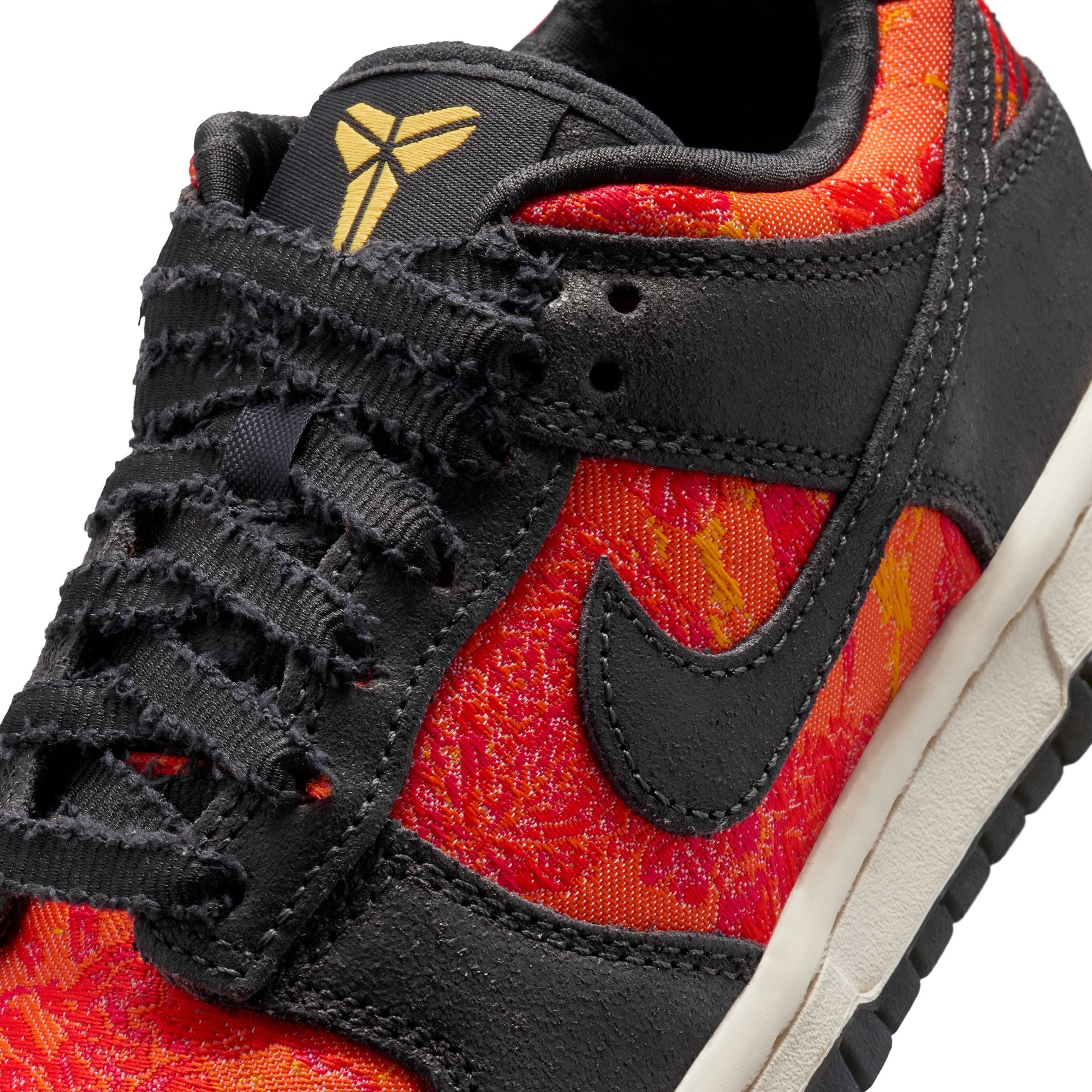Kobe Dunk Low Gradeschool “Anthracite”