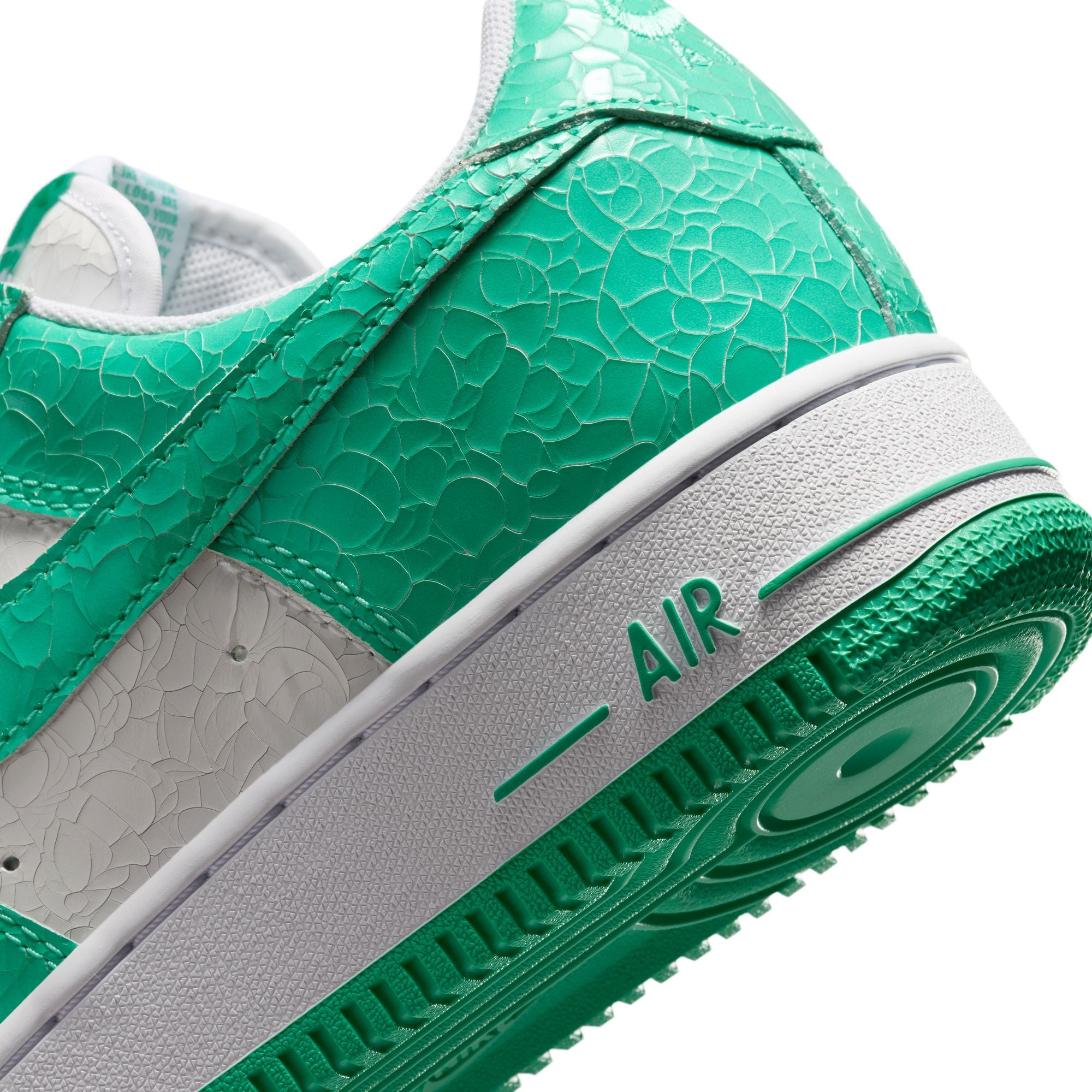 Nike Air Force 1 “Cracked Leather Menta”