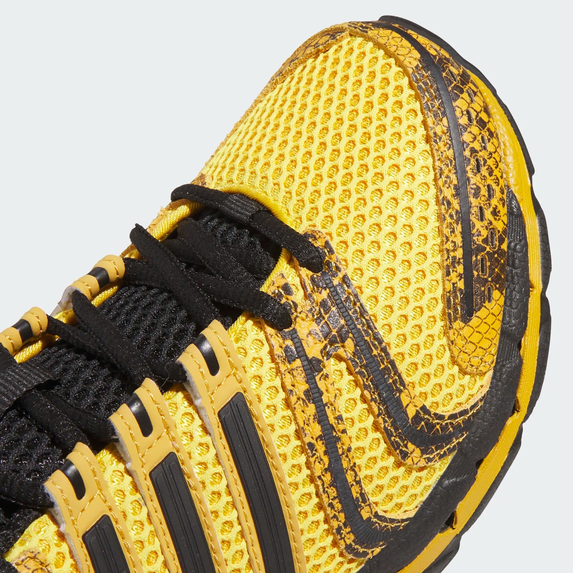 Adidas Womens Adistar Control 5 