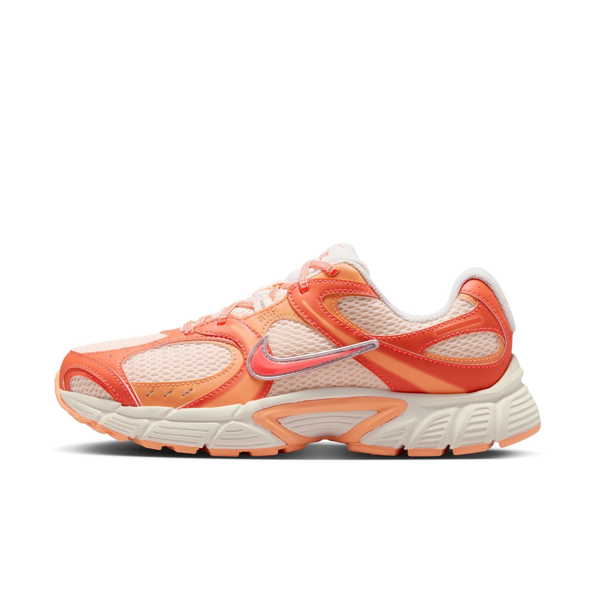 Nike Women V5 RNR “Hot Lava”