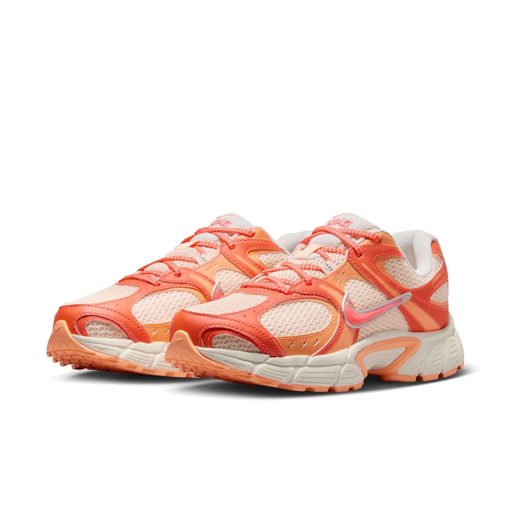 Nike Women V5 RNR “Hot Lava”