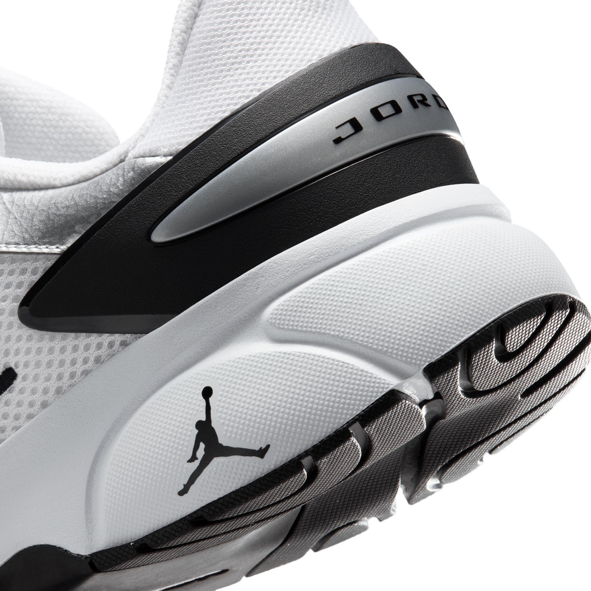 Jordan Trunner Flow “Metallic Silver”