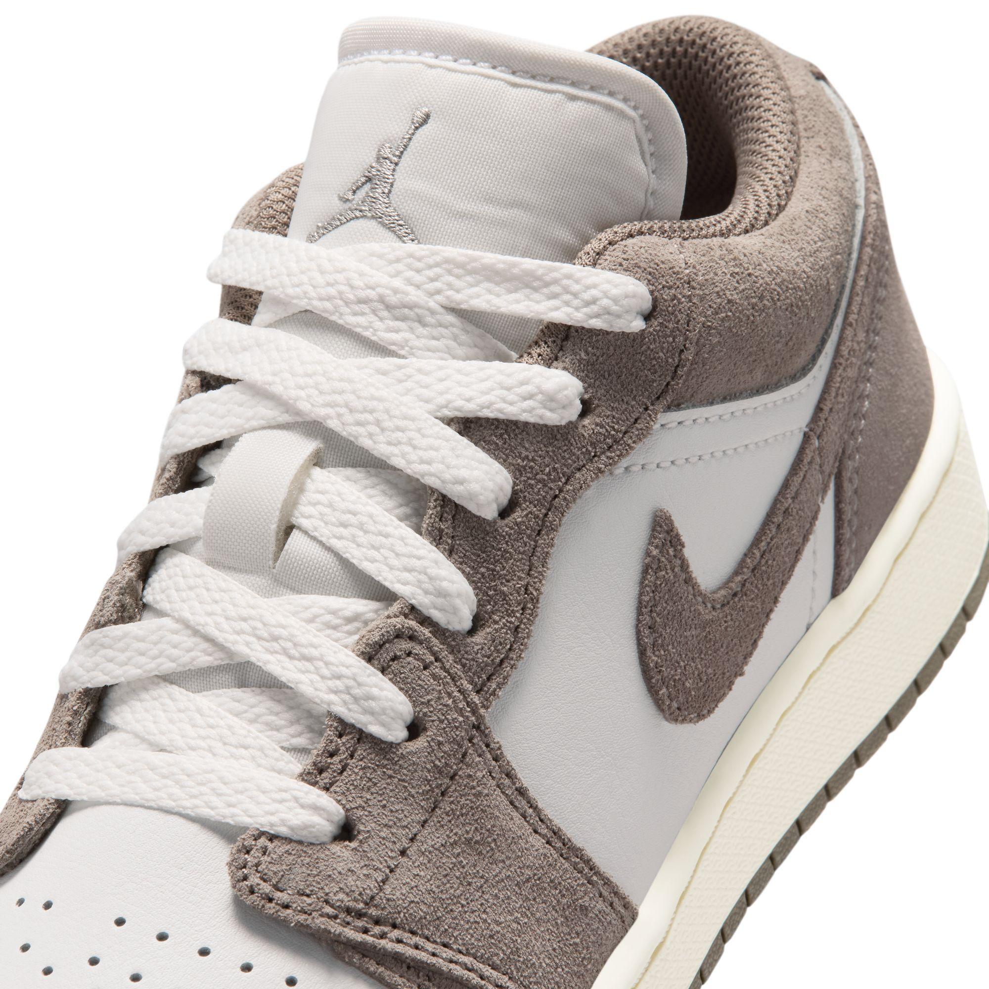 Air Jordan 1 Low Gradeschool “Olive Grey”