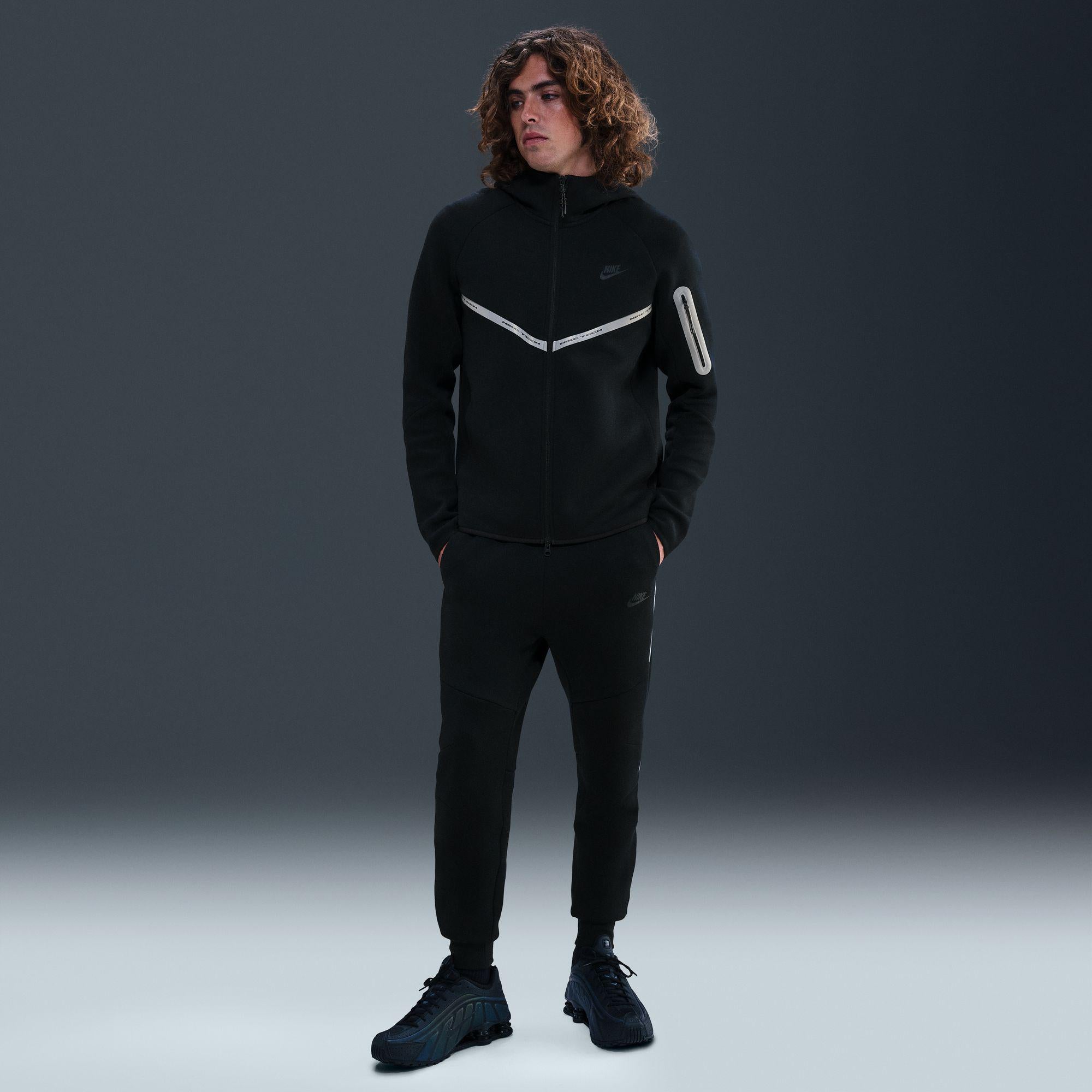 Nike Tech Black Sweatpant