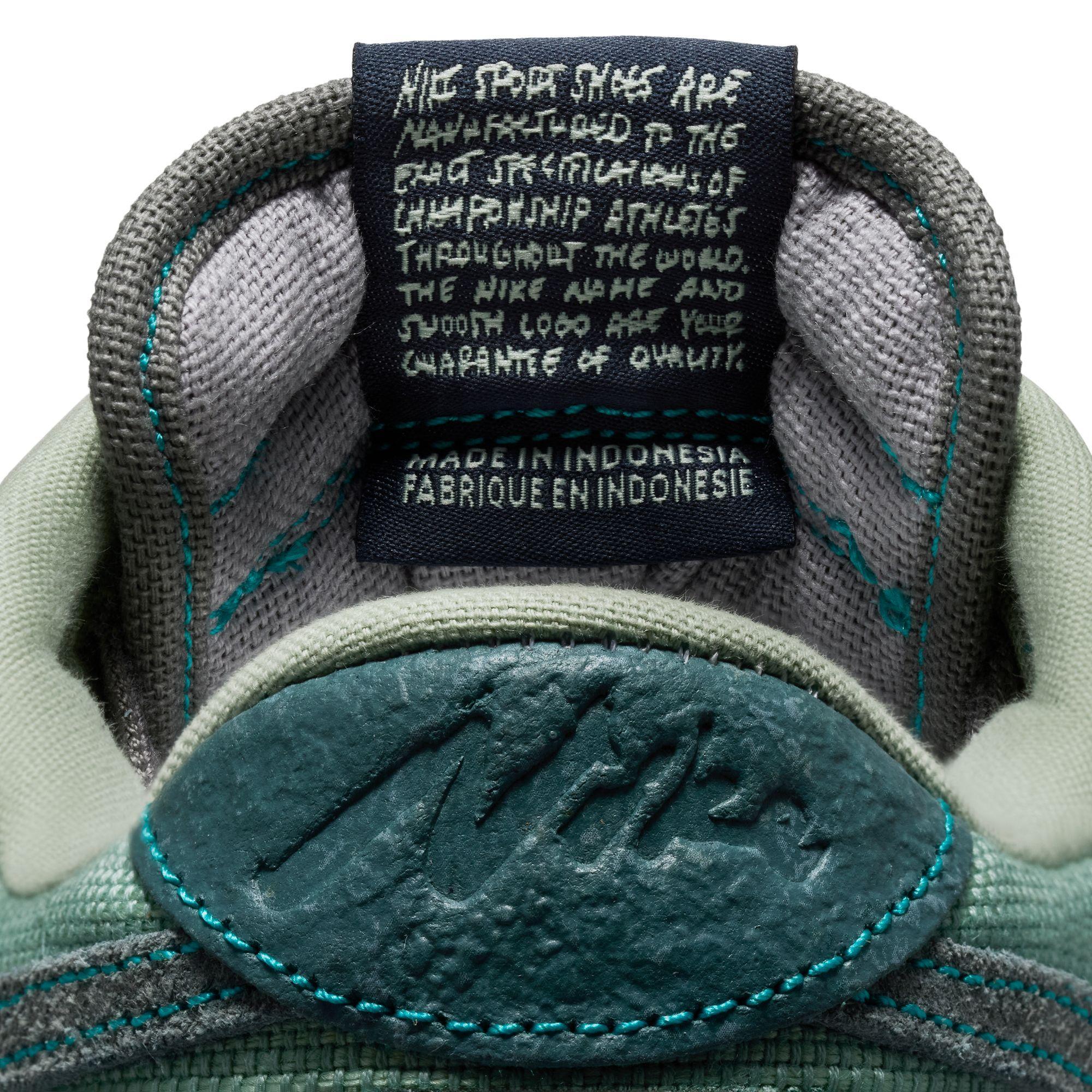 Nike Dunk Low Retro SE 