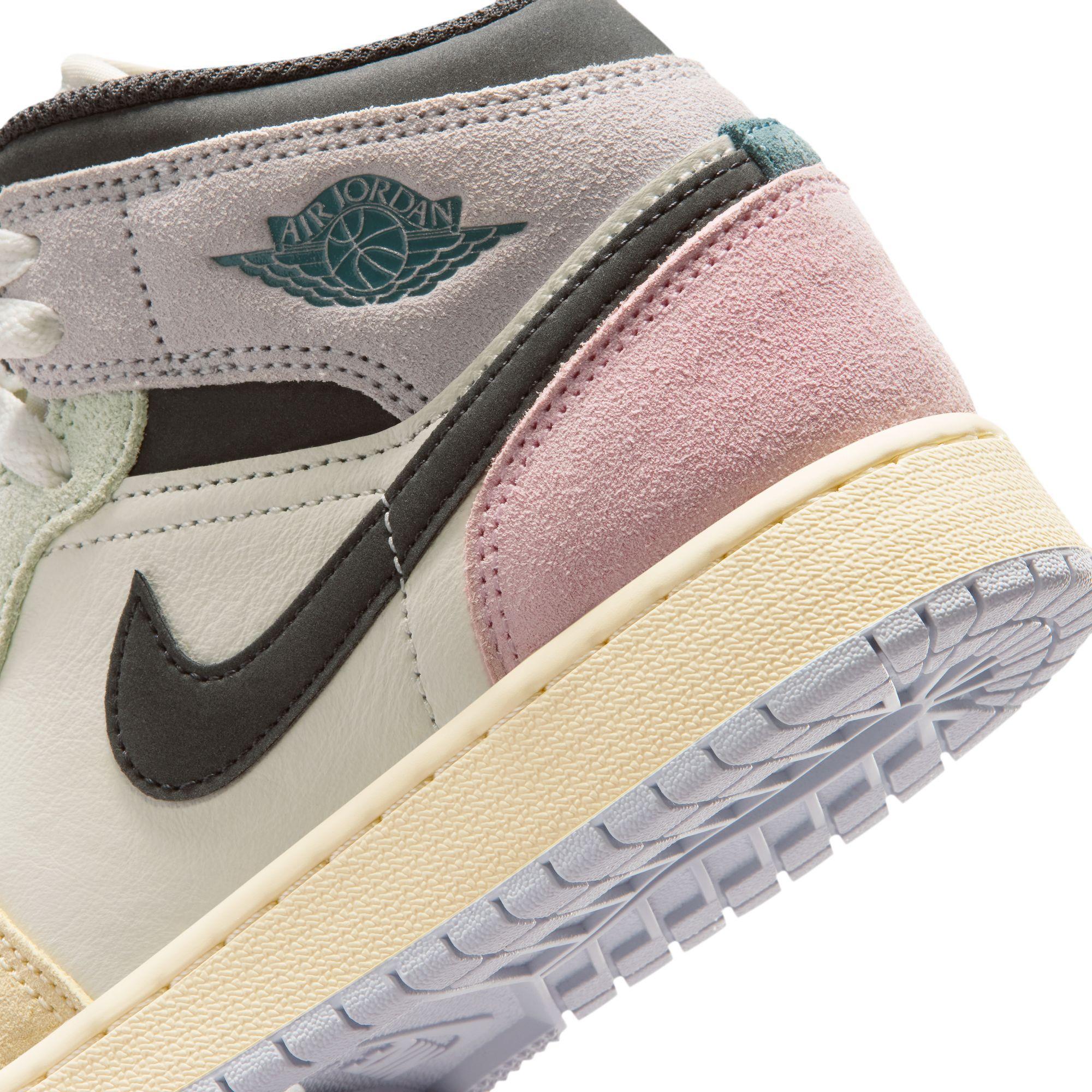 Air Jordan 1 Mid SE Gradeschool “Sail Pastels”