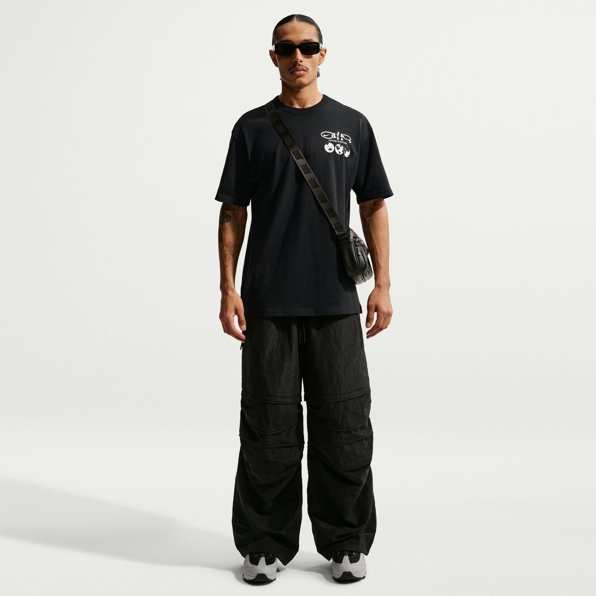 Nike Sportswear Premium Essentials T-shirt”
