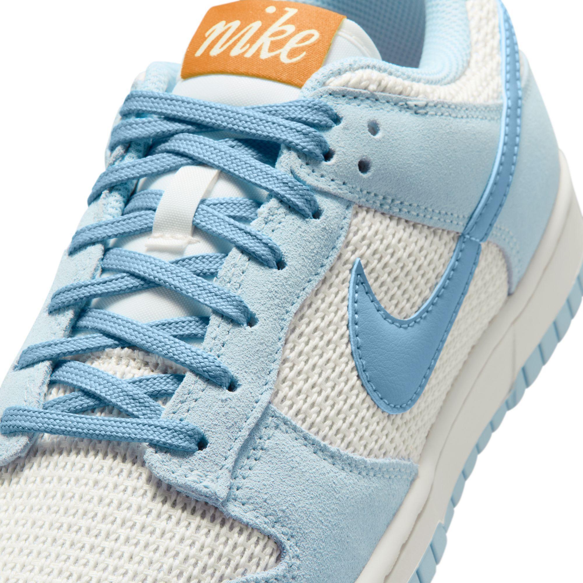 Women Nike Dunk Low SE “Sail”