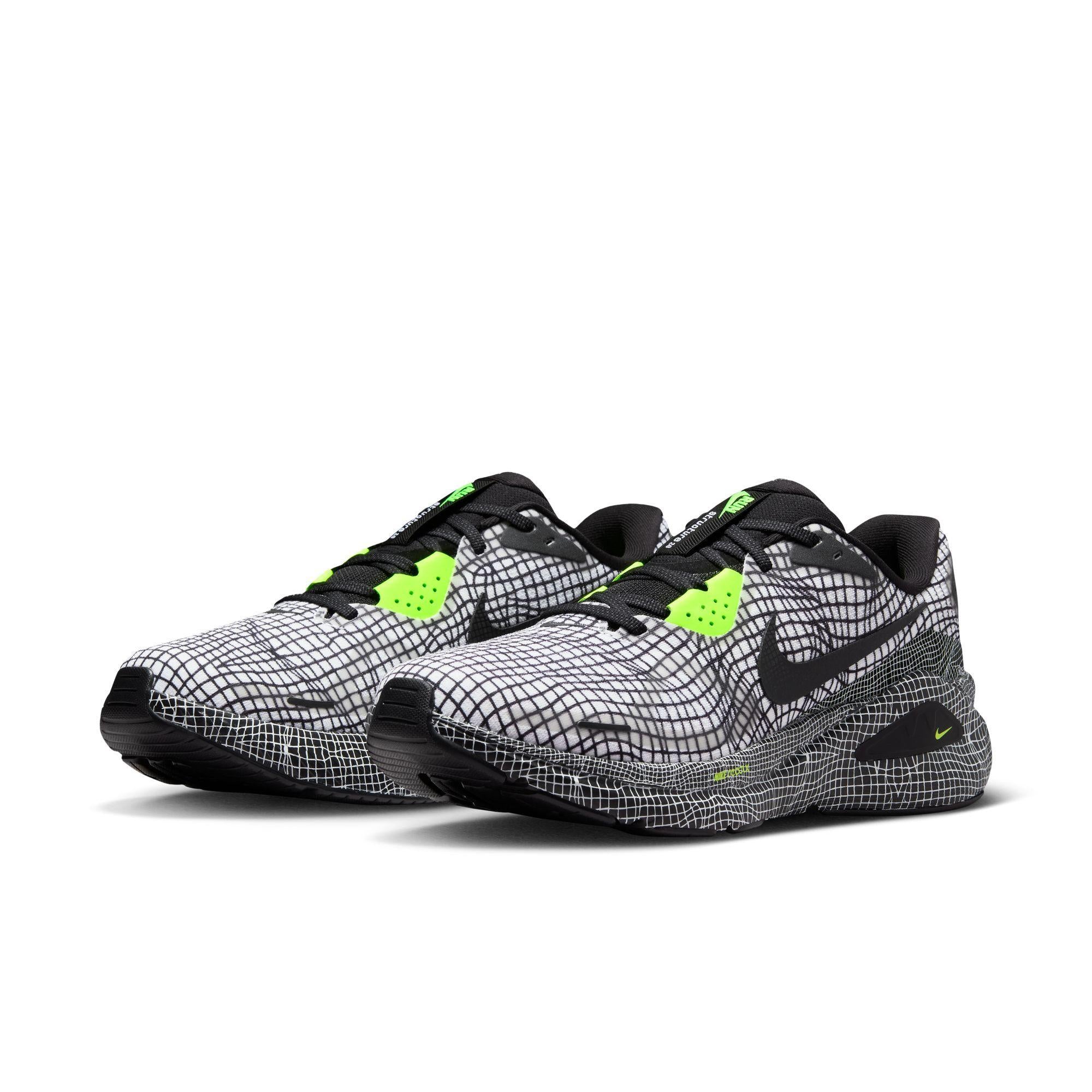 Nike Structure 26 