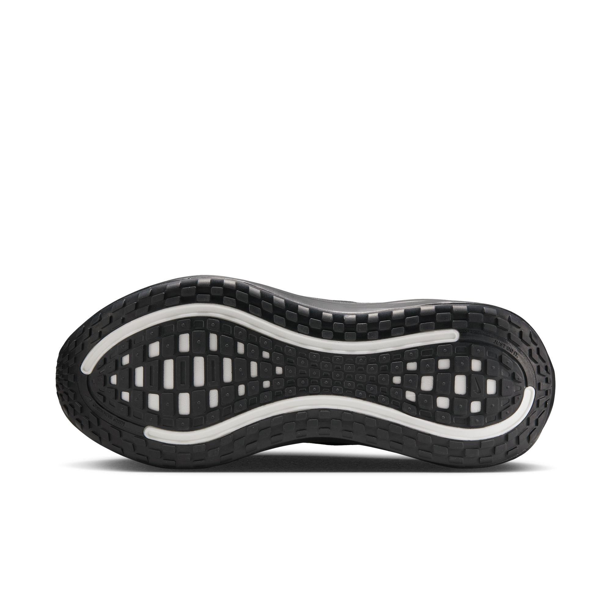 Nike Vomero Plus “Black”