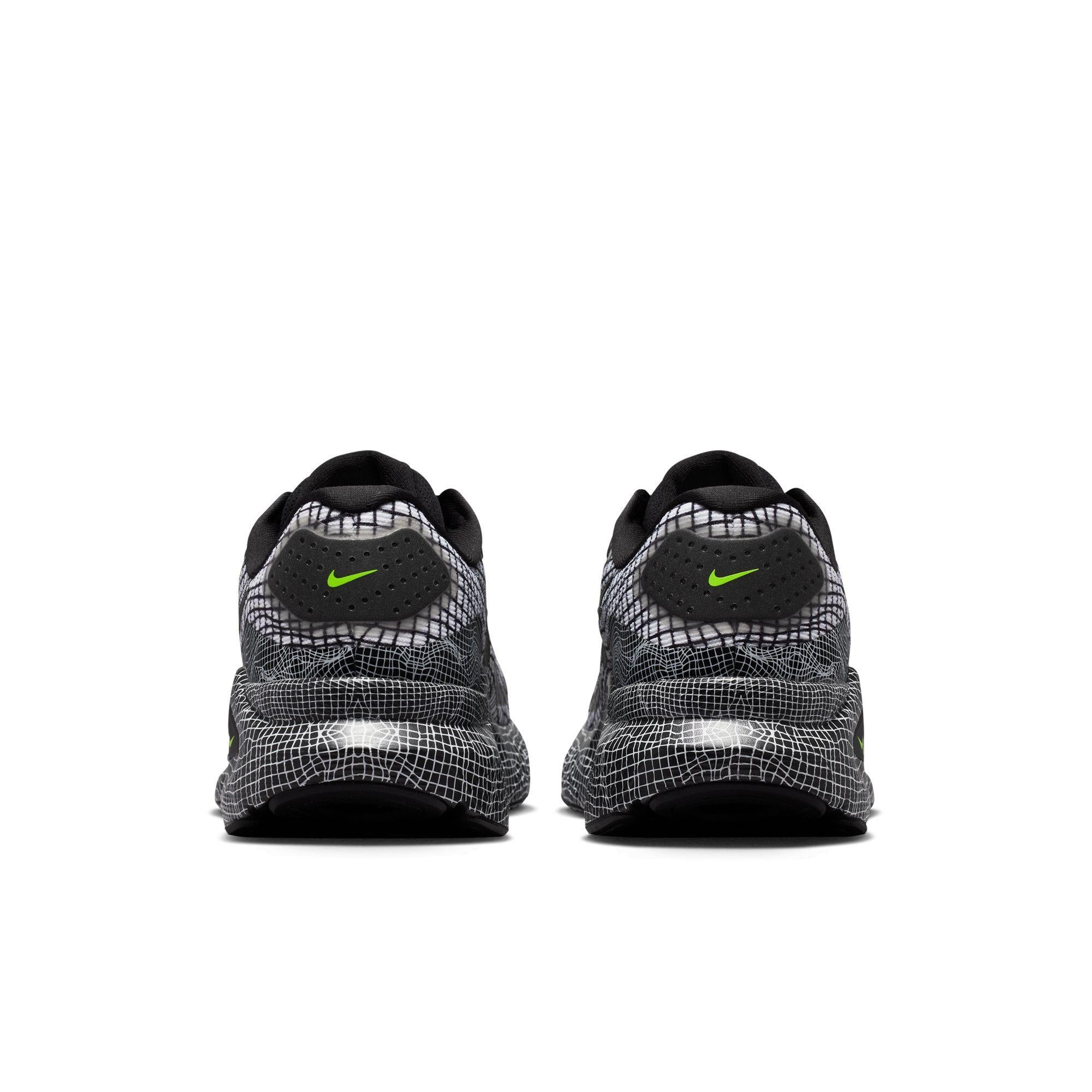 Nike Structure 26 